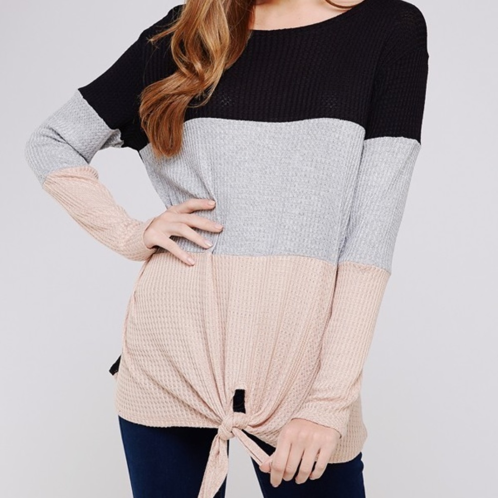 Color Block Tee with knot tie